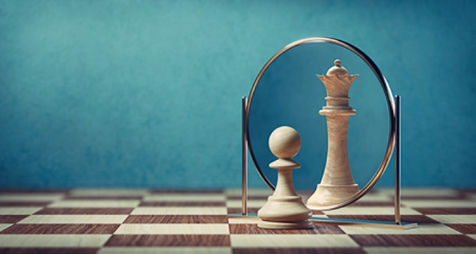 Showing a pawn mirrored as a queen.
